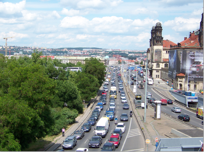 Praha - auto na autě