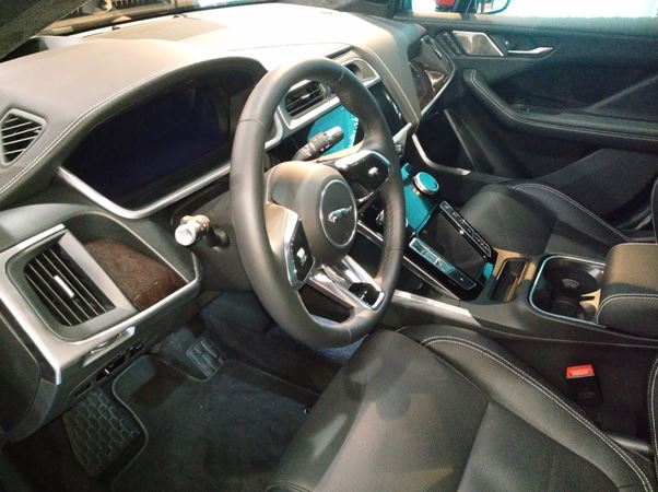 e-Jaguar - líbivý interiér vozu