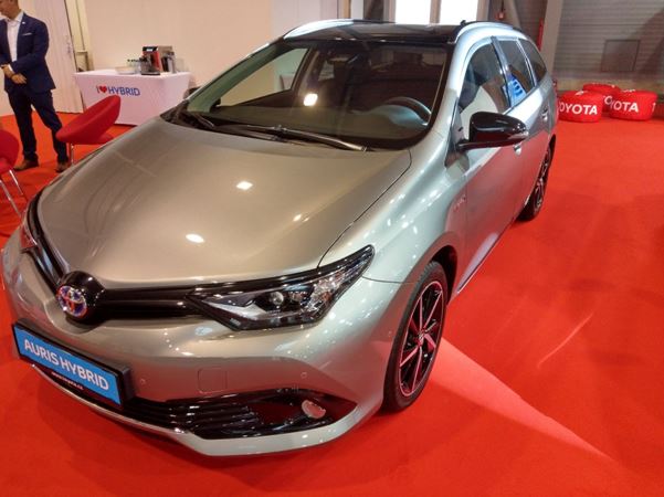 hybridní vůz Toyota Auris