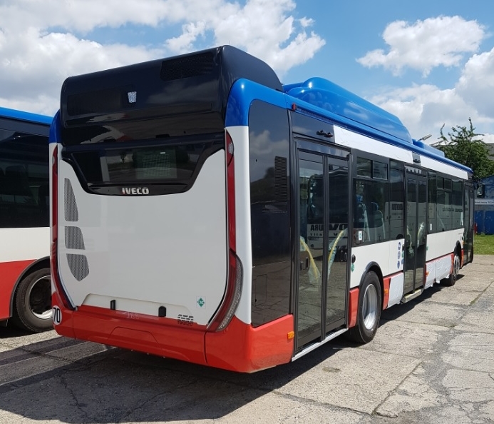 stndardní 12metrové sutobusy na CNG