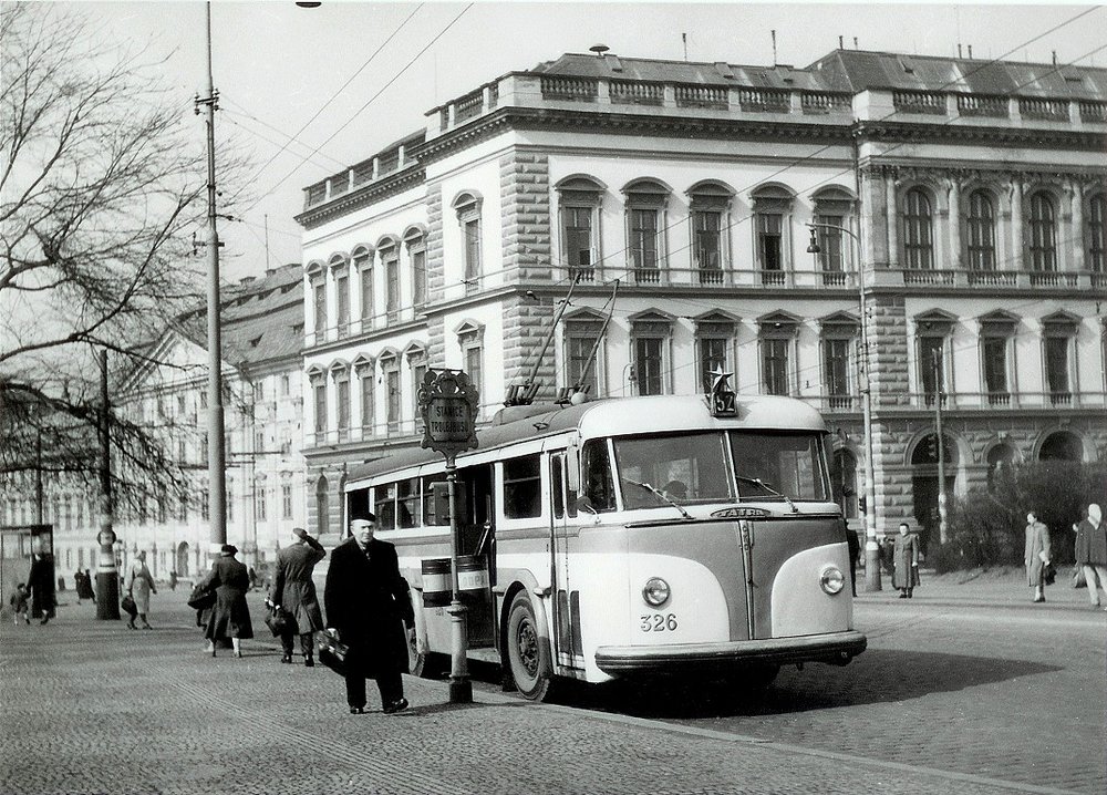 historický trolejbus v Praze