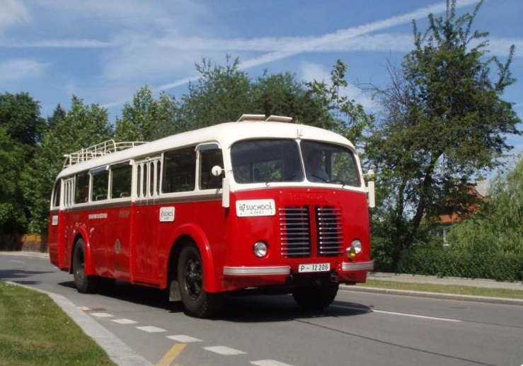 foto historického autobusu Škoda 760 RO