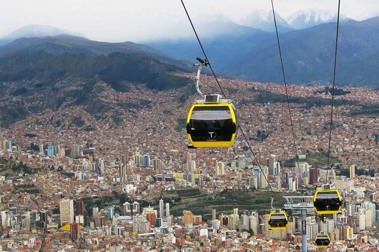 jedoucí lanovky v La Pazu