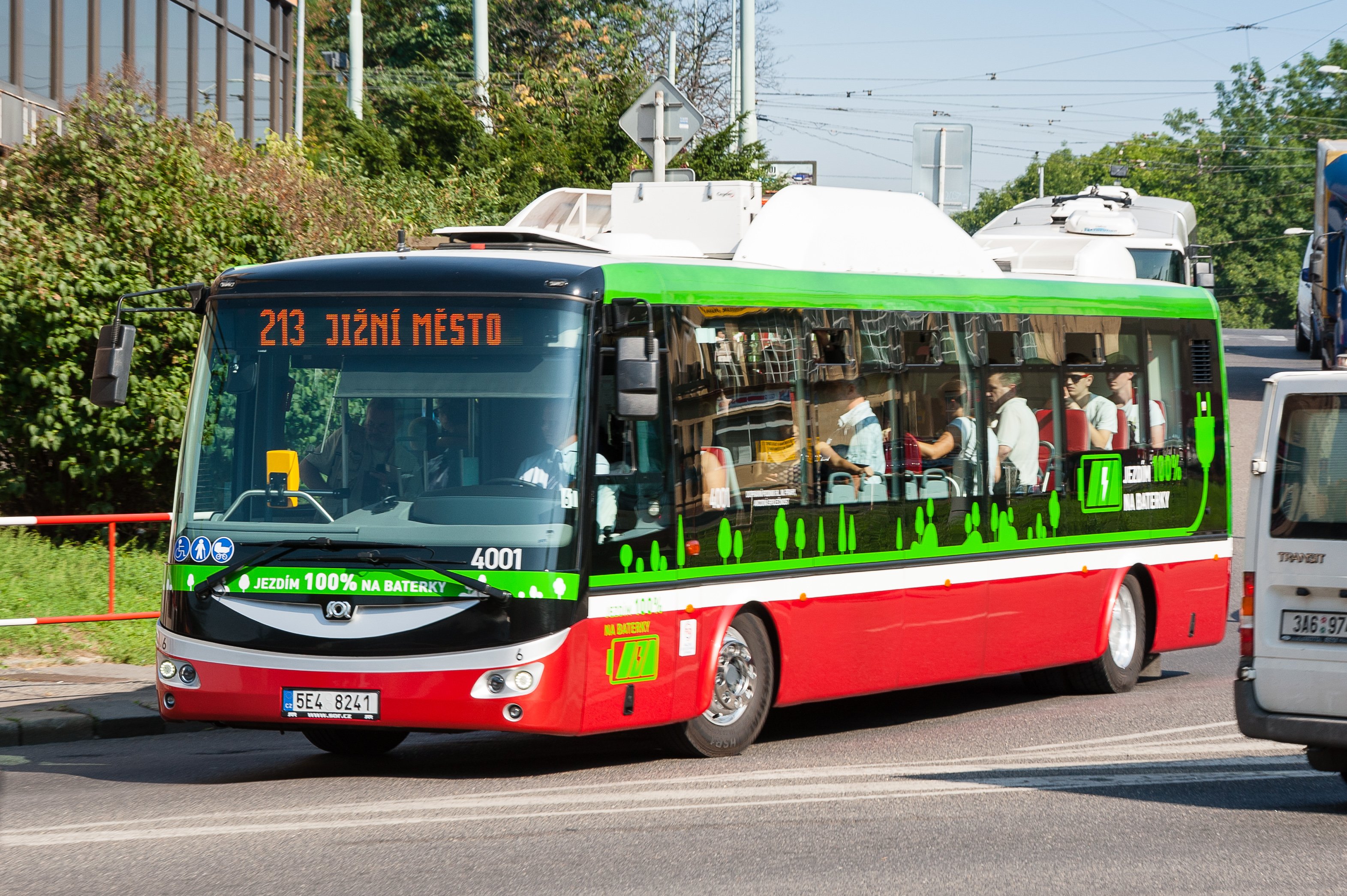 Elektrobus má za sebou úspěšný rok provozu 