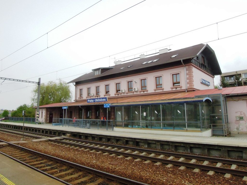 Celkový pohled na nádraží v Uhříněvsi