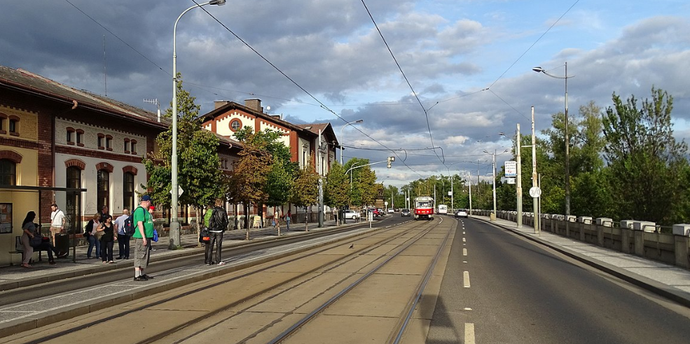 foto tram. zastávky před Pražskou tržnicí
