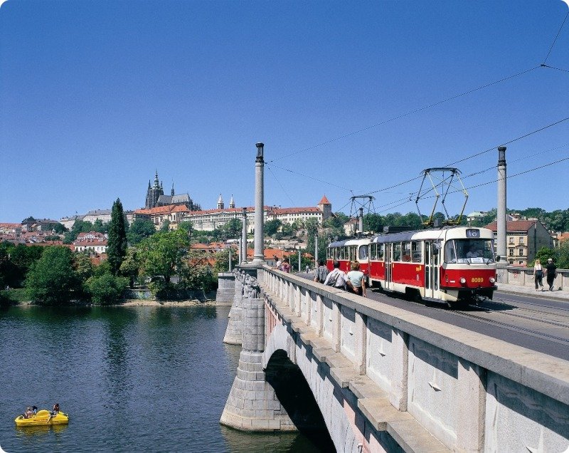 Za jízdenku je možné zaplatit bezkontaktně už i v autobusech MHD