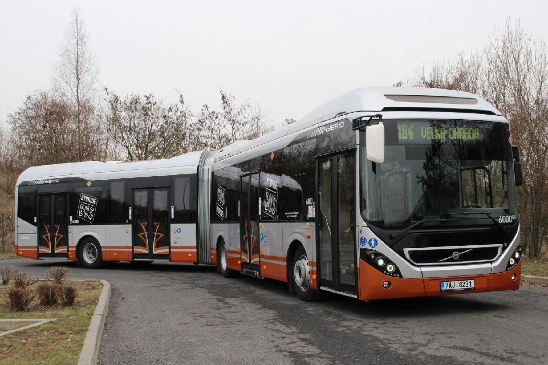 foto hybridního autobusu 