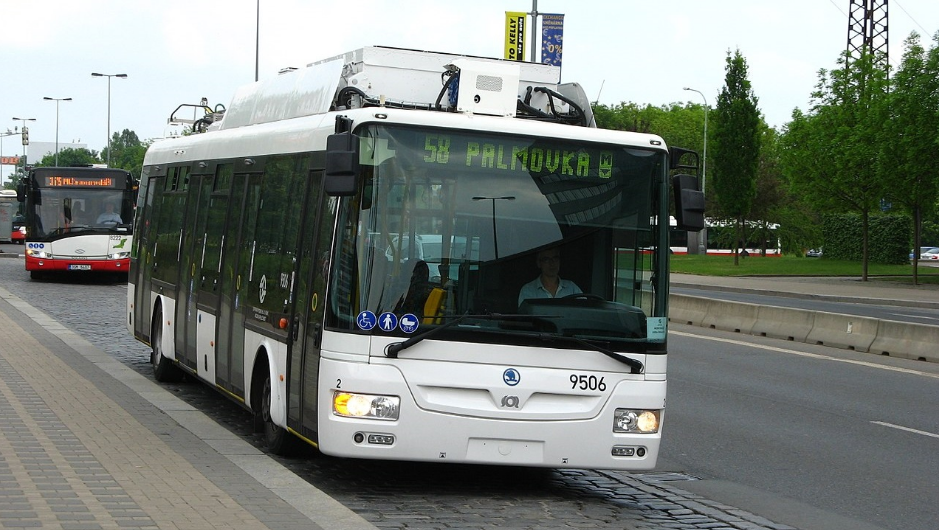 trolejbus na pražské lince 58