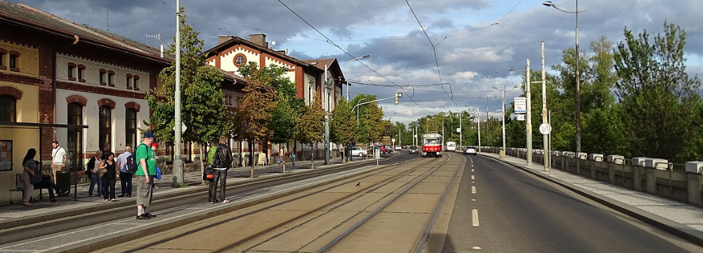 foto tram. zastávky před Pražskou tržnicí