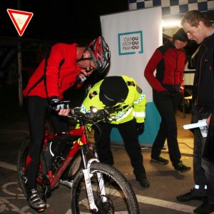 V případě potřeby dostal cyklista i dobře míněné rady