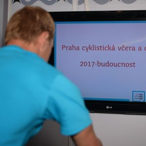 V expozici Praha cyklistická včera a dnes bylo možné dojet až do budoucnosti