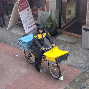 I pošta, podobně jako v Nizozemí, je rozvážena na kolech. | autor: Ondřej Běnek